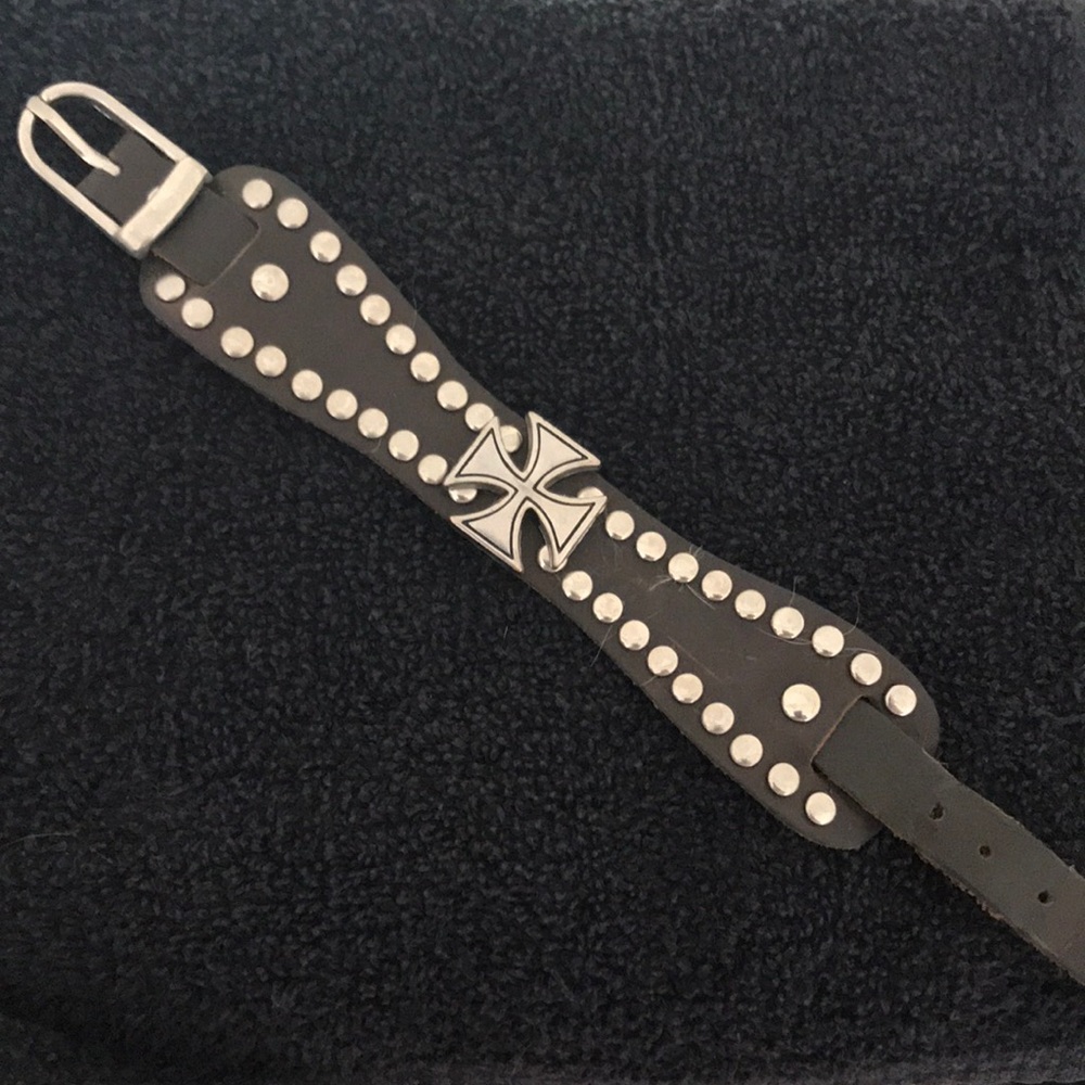 Leather bracelet